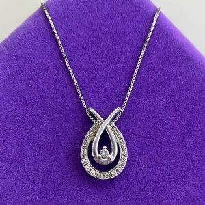 💛 Elegant Sterling Silver Diamond Necklace